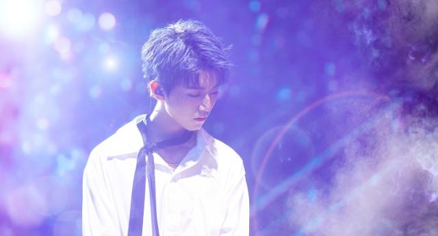 王俊凯的生日照片 7d04b8921b9245bf9cda703f8410930e.jpeg