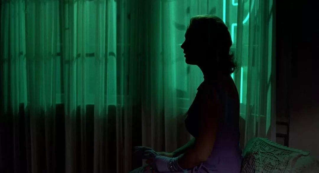 黄影追踪，梦中惊魂与内心深处的自我探索