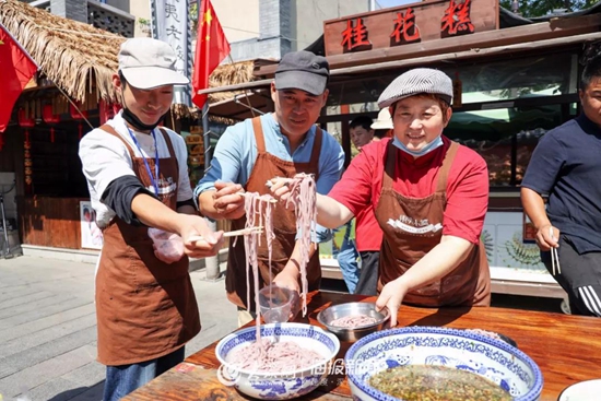 日照人口外流_日照金山图片