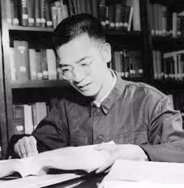 中国著名数学家陈景润简介 9ffcb4037a3e41ab812f9a1522dce47e.jpeg