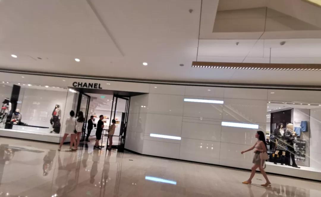 (上海恒隆广场香奈儿精品店,独角mall实拍)