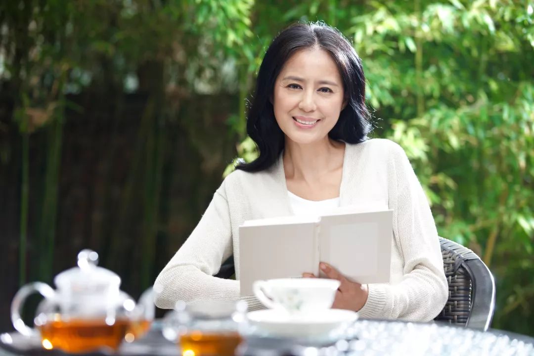 女人多少岁进入更年期正常 af788cd45b18486dad72208bf97146ab.jpeg