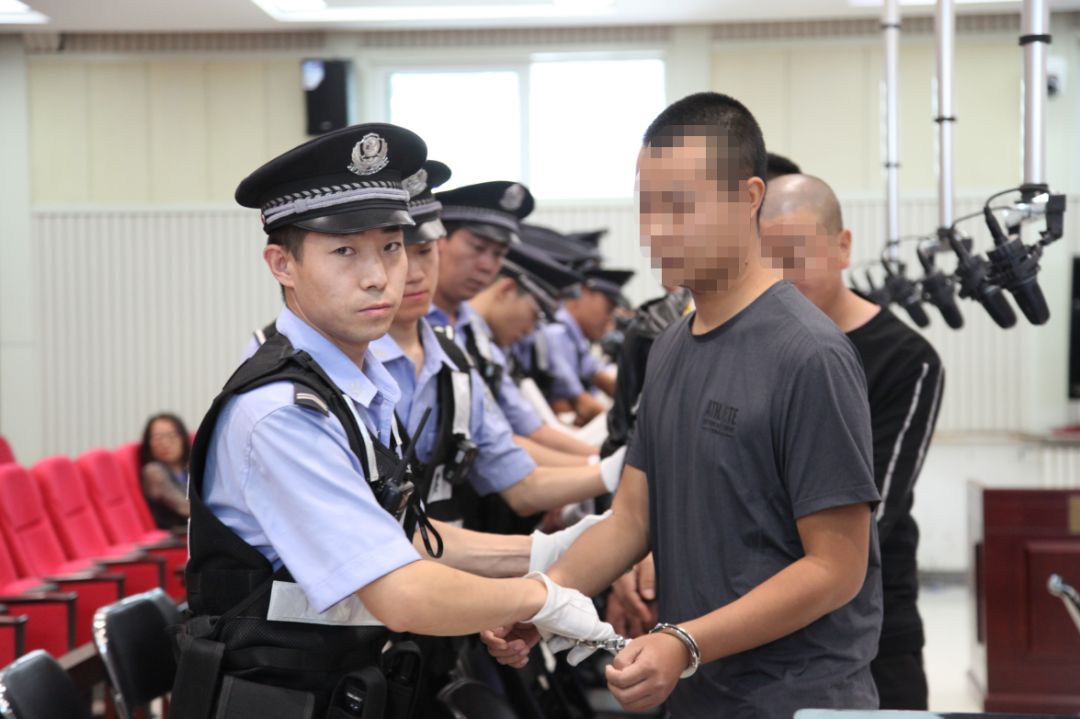 贺兰姓人口_长安诺贺兰茗玉图片(3)