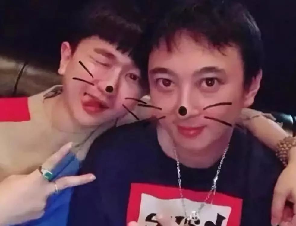 张大大背景这么强大?演网剧半个娱乐圈帮忙宣