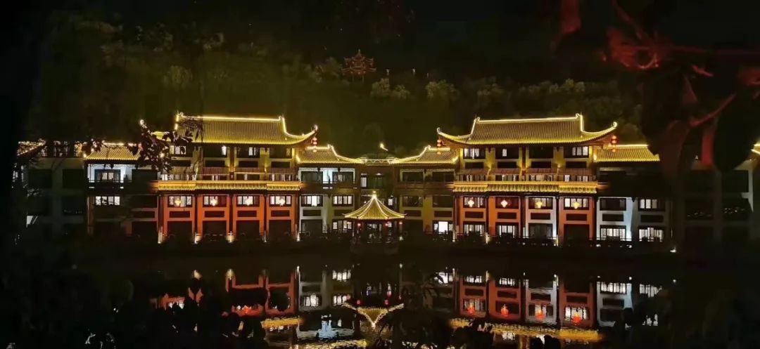 498=2间入住熙和湾凤栖湖酒店湖景房,吃喝住