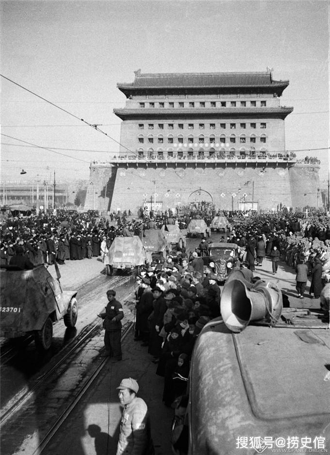 北平入城式,正阳门前盛况.1949年2月3日,北京