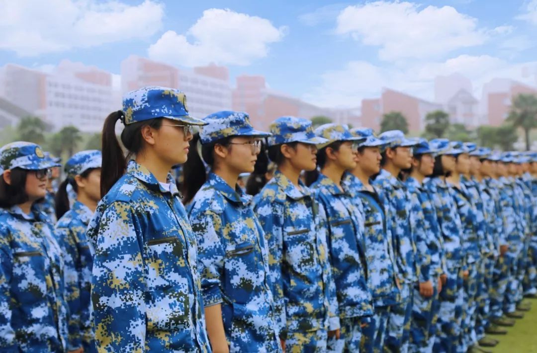 (来源:"阜阳师范大学"公众号) 安徽科技学院 操场上不时响起教官铿锵