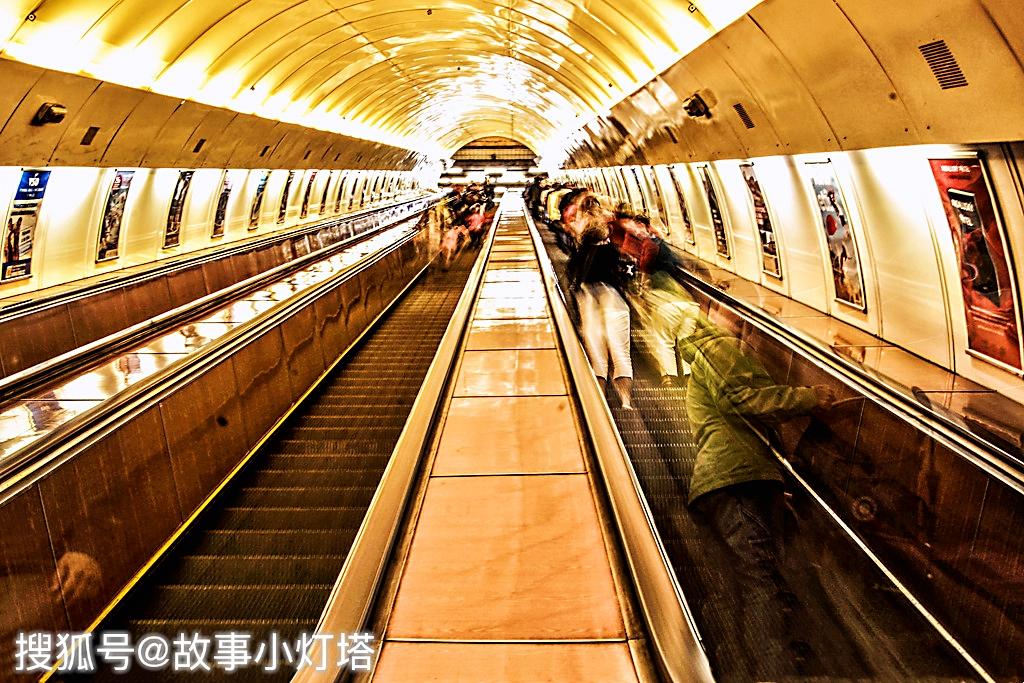 扶梯逆行怎么办 00f9bda7bcb44dbaa5a3b6ce360a5ea5.jpeg