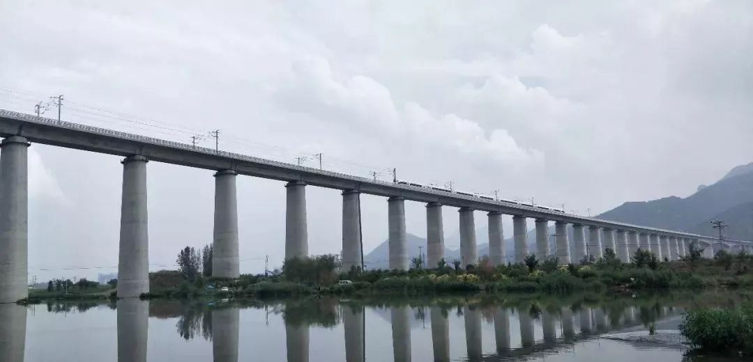 牛河梁人口_牛河梁高铁站图片