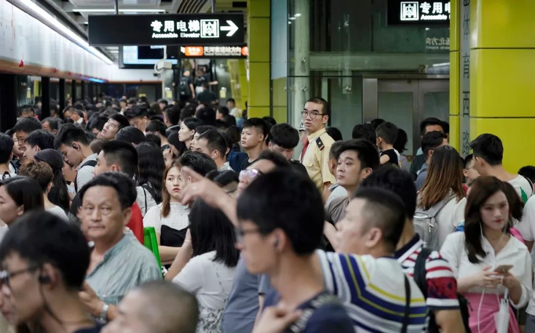 注意后天广州地铁客流或近历史最高下午2点即进入晚高峰
