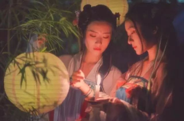 百什么什么艳成语_成语故事图片(2)