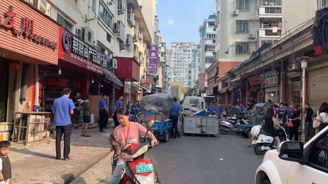 霞浦整治再加力,城管人保道路通畅不停歇.