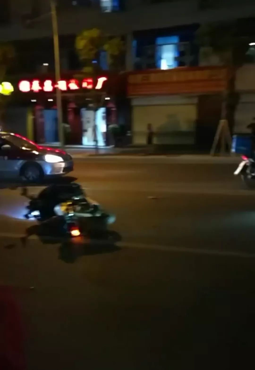 厉害了!三明一小伙骑车摔倒后竟然