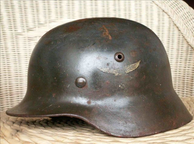 德国钢盔进化史从华而不实的皮制钉盔到经典的二战m35头盔