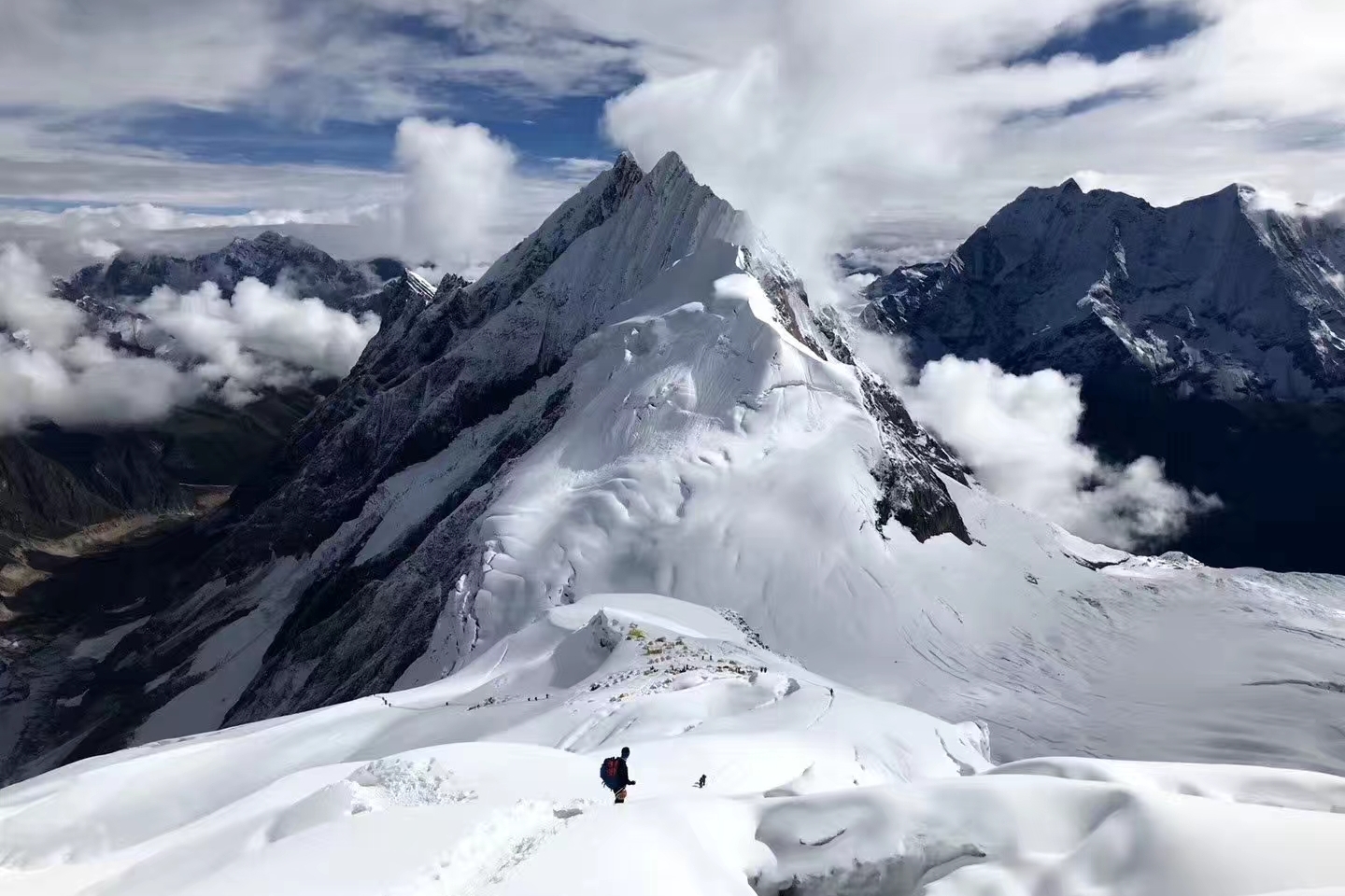 凯途高山42名攀登者,2019全员登顶8163米马纳斯鲁