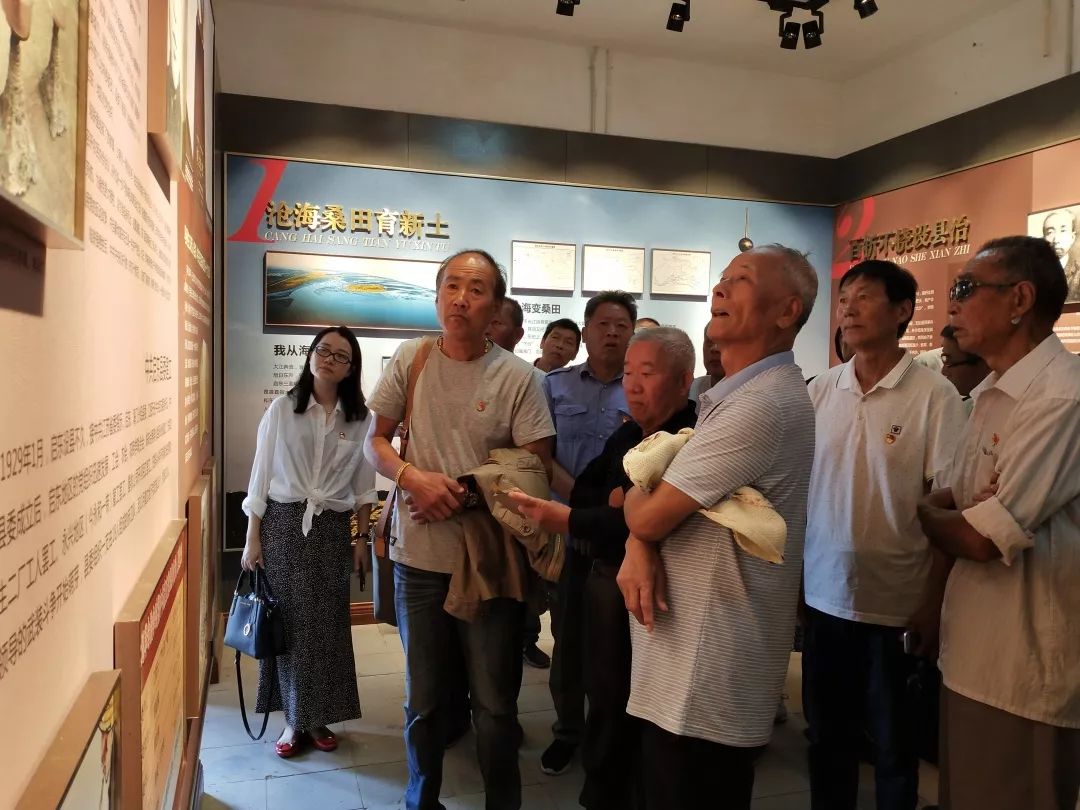 陈列展"砥柱中流启东疆,郁寿丰生平事迹展"郁寿丰纪念馆"两个主题馆