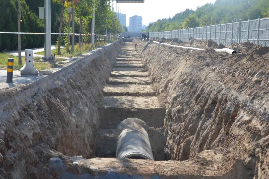 银川二污-四污管网项目学院路段管道回填