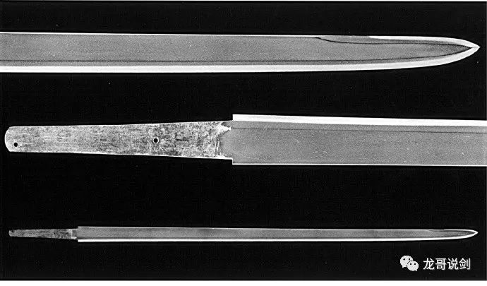 窦皦刀刀型基本延续了汉晋南北朝以来汉式环首刀的经典设计,厚脊薄刃