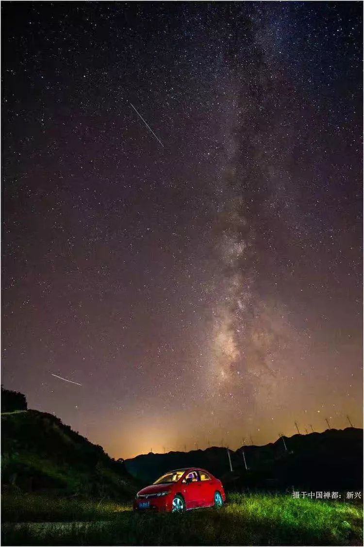 宁静的夜晚绚丽的星空图,太美了!