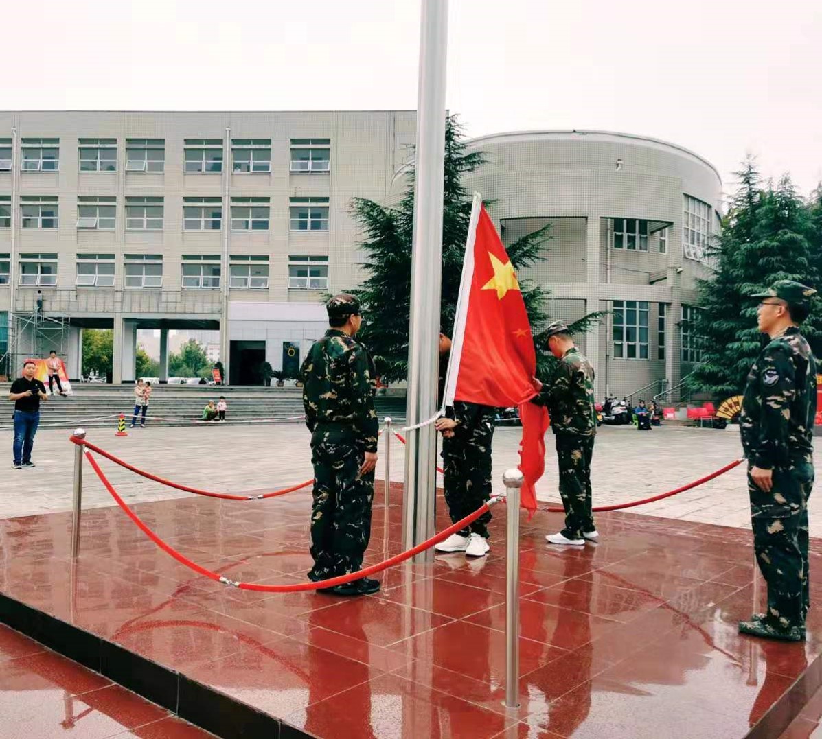 郑州社区大学、郑工厚忞幼儿园喜迎十一
