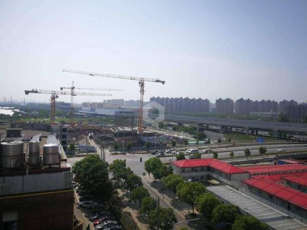 飞机场附近的火车站 94430ab2854f4df2885f0780c913e511.jpeg