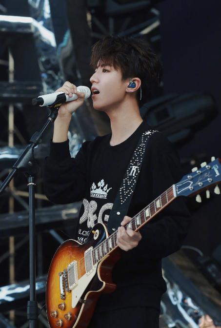 王俊凯势头凶猛,除梳头姐弟再营业外,首度全