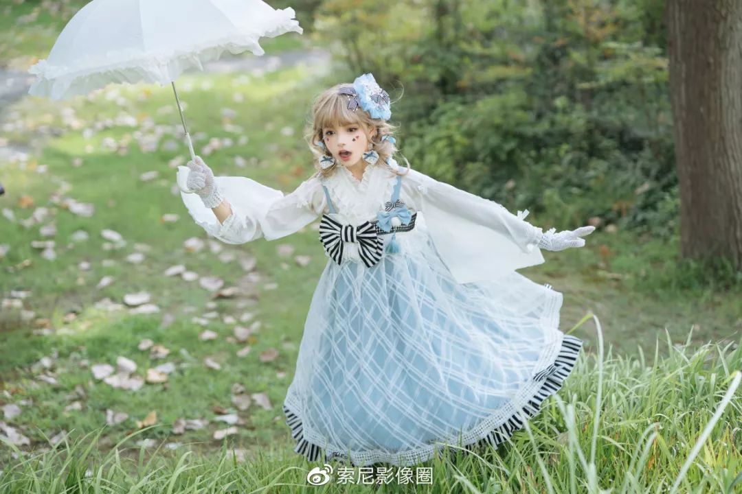 带上索尼微单alpha 9 拍摄爱丽丝童话般lolita人像