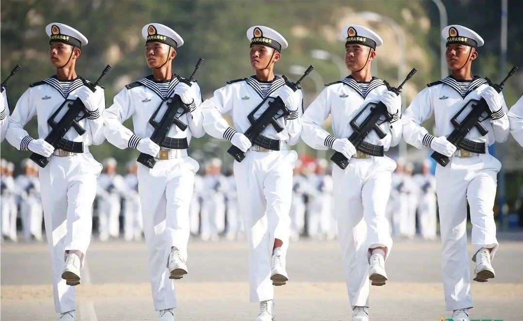 国庆阅兵还没做功课?速戳这里看中国最帅男女天团!