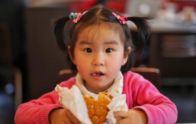 #90后俏妈育儿#孩子不能碰的5种零食，每一口都是伤害，宝妈别再给孩子买了！