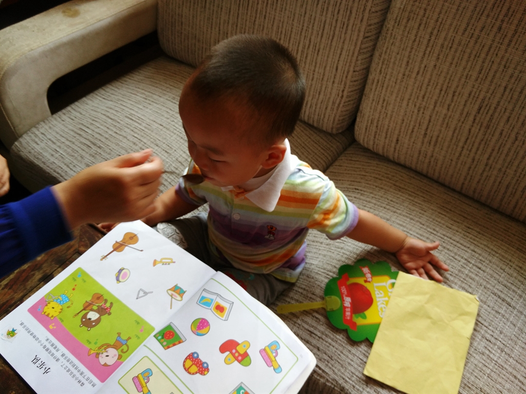 90后俏妈育儿：秋后带娃，牢记“不吃2饭、不睡3觉”，孩子脾胃好、生病少