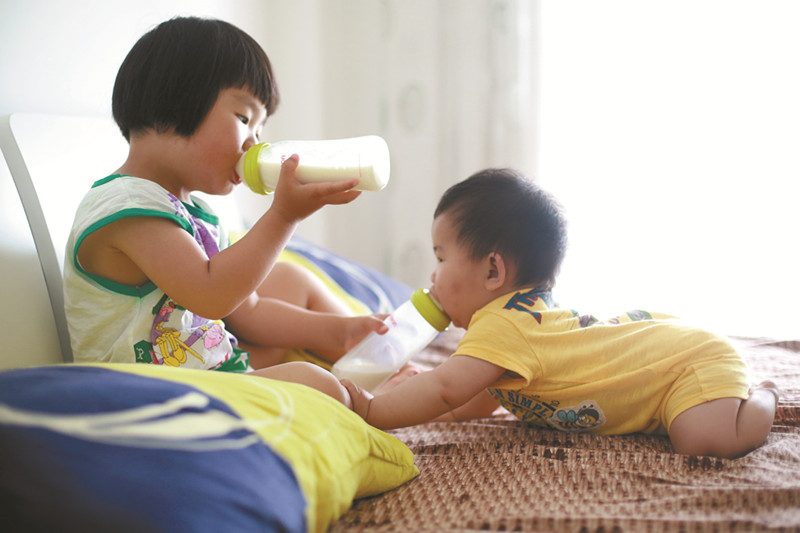 90后俏妈育儿：秋后带娃，牢记“不吃2饭、不睡3觉”，孩子脾胃好、生病少