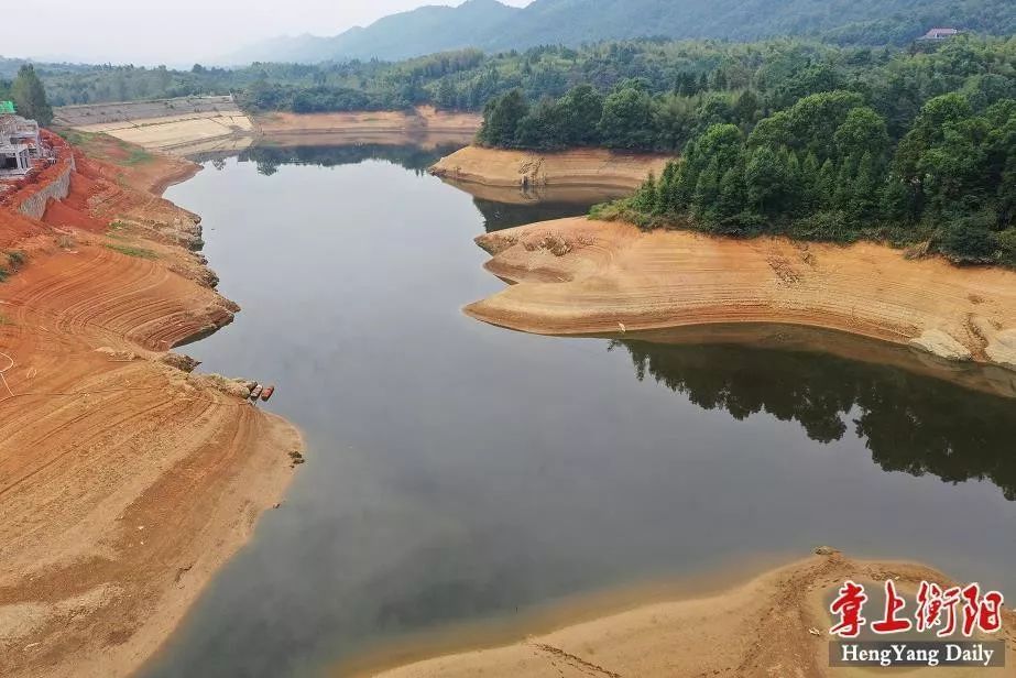 衡东县湘江南温泉项目建设忙,预计明年初投入运营.