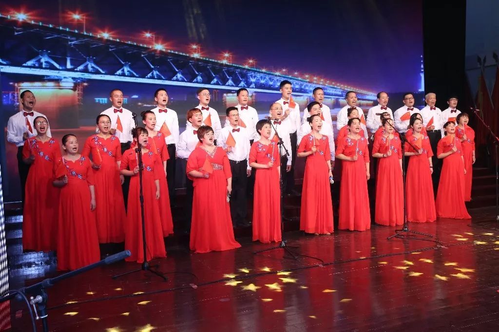 我和我的祖国国外演唱 ff4580d0215746fda1029038d78699e0.jpeg