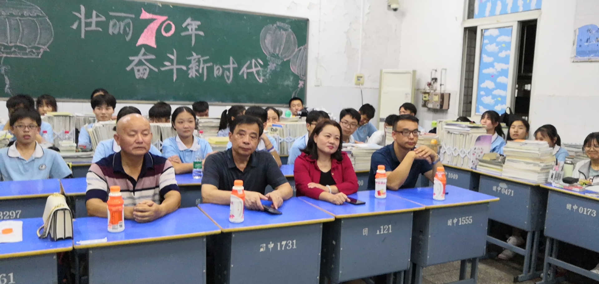 原创湖北团风中学文学进校园,班级现代诗歌大赛点燃了学生的文学热情