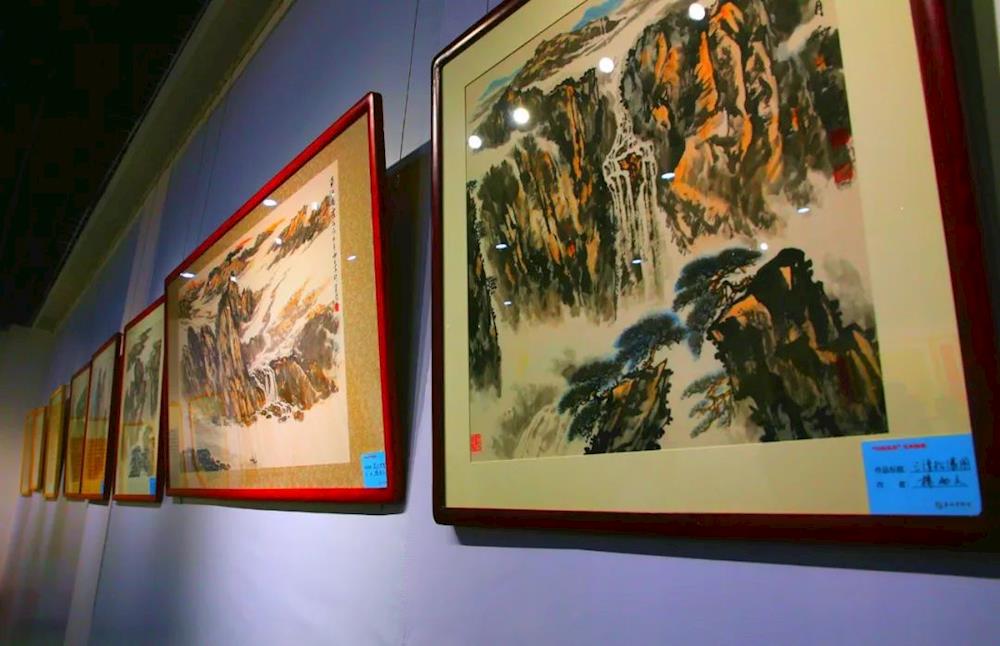 喜迎新中国成立70周年文琪正茂艺术联展在玉山县博物馆开展