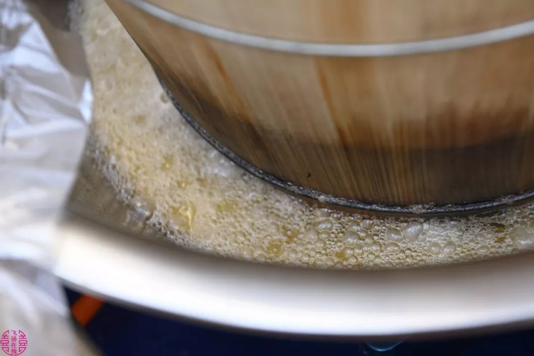 小编凑上前去一窥究竟技巧.v技巧目的结果讲解三大图片