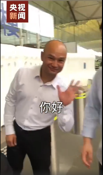 香港光头警长刘sir今日抵京!期待看阅兵爬长城逛故宫吃烤鸭