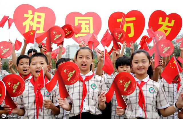 我和我的祖国国外语言版 1d8b145fe0934ab183d2fe5bdfe18bfb.jpeg