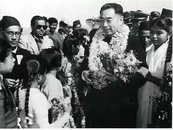 “中国人饭都吃不饱,为什么要攀登珠峰?”
