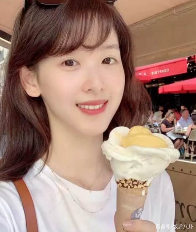 章澤天現身名流晚宴,與劉嘉玲同框顯得很稚嫩(圖) 6 63b6806db559405b9be78f9c2a188b24