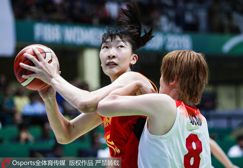 女篮亚洲杯决赛 中国队68－71惜败日本女篮屈居亚军