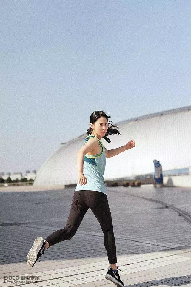 拍照怎么摆动作更好看一个人 7ba4030845ac4d29b2e71dd9c5ac2130.jpeg