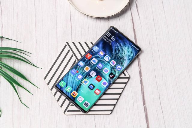 拒绝千篇一律！99.6%屏占比，vivo NEX 3领跑最美旗舰！