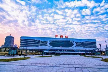 湖北2020gdp多少_2020年1 3月中国通信行业经济运行月度报告 附全文(2)