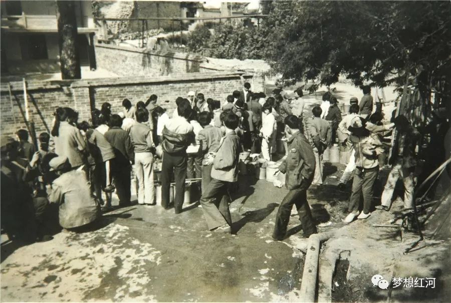 壮丽70年奋斗新时代对比红河县这些新老照片感受新中国成立70年来家乡