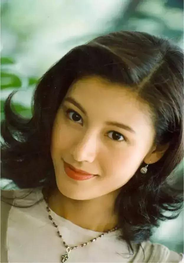 李嘉欣的老照片,这才是水灵,可能连一半都没见过