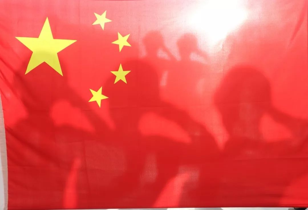 我和我的祖国国旗下表白视频 8f728f1e4ccd43a19791b7db9b4ebd02.jpeg