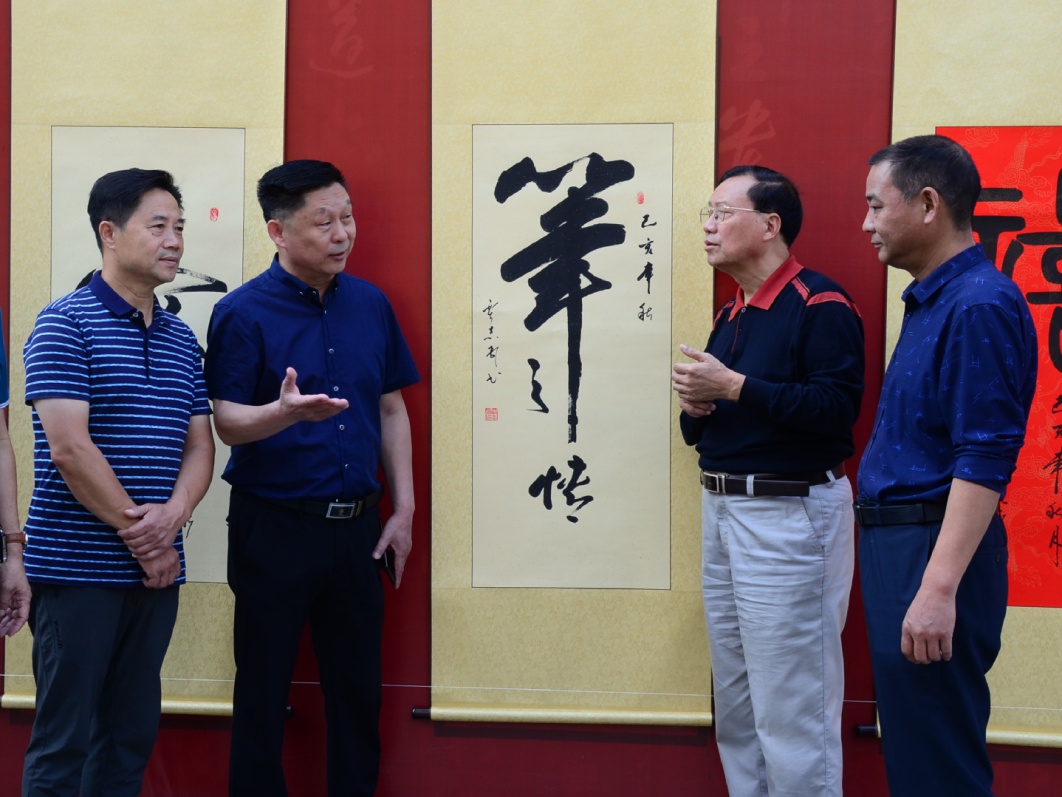 汴梁艺术|开封书法名家贾志刚先生书法单字展在开封西湖举行