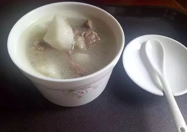 秋天多给孩子做这汤,一碗下肚全身暖,孩子常吃