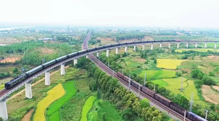 壮丽70年 奋斗新时代:武铁桥_铁路